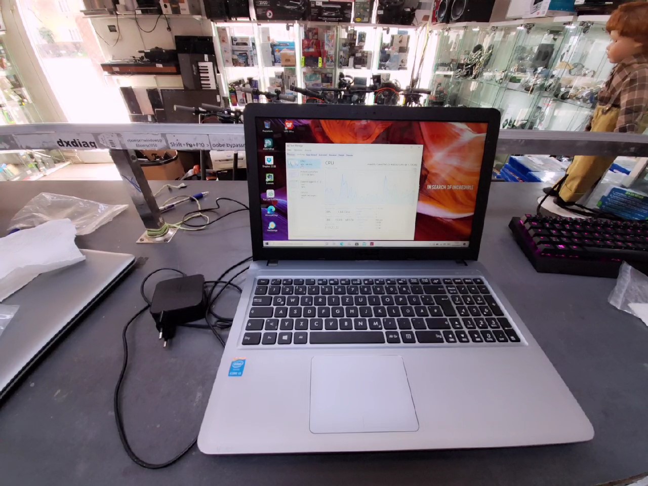 Asus R540L 15,6 Zoll i3-4005U, DE | 4Gb | 1Tb Hdd | Windows 10 Home | mit Ladegerät | Zustand: Gut – Bild 2