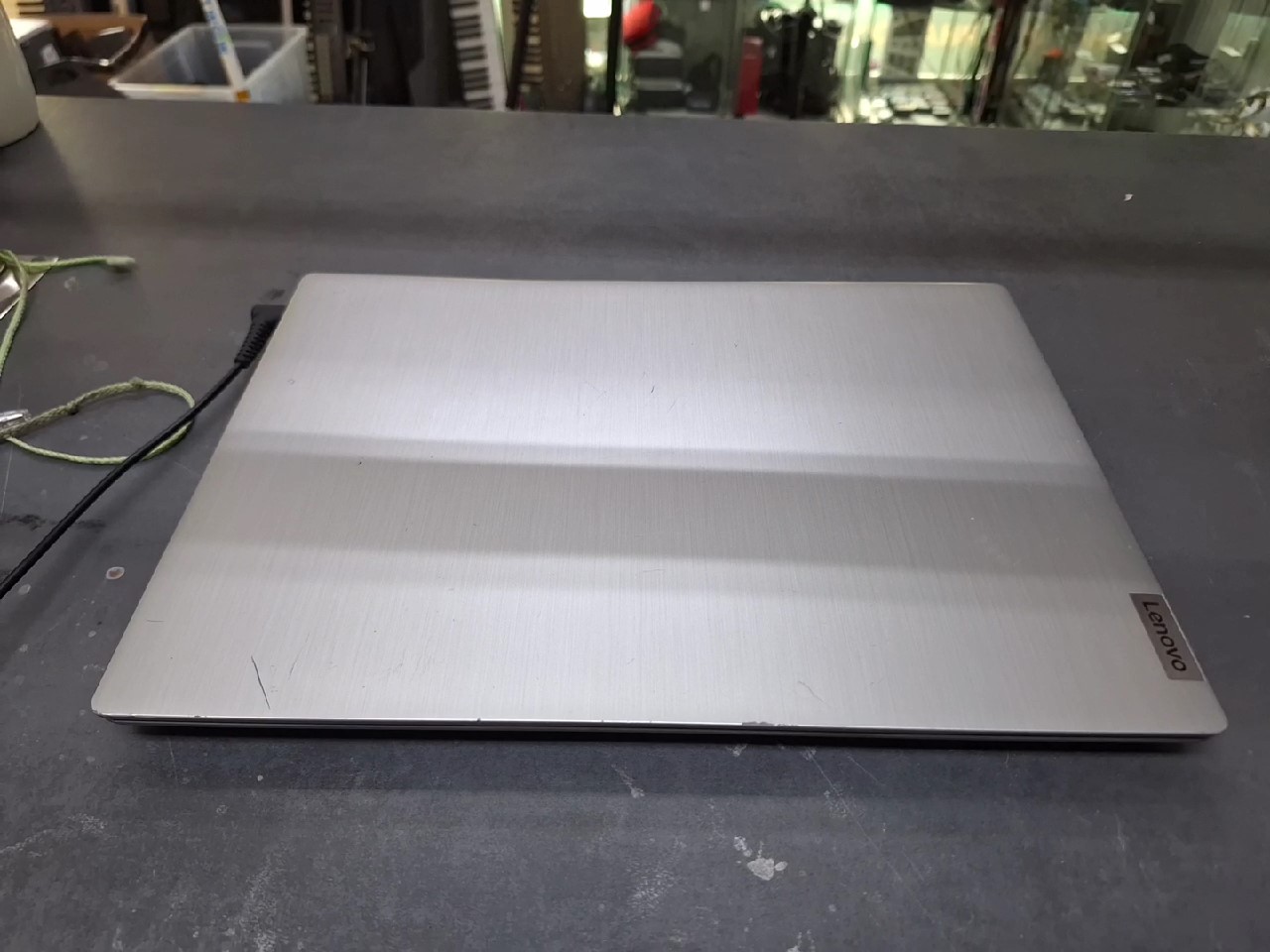 Lenovo Ideapad 3 14IIL05, DE | Gebrauchsspuren | I5-1035g1 | 8Gb | 256Gb | 14zoll | mit Ladegerät | Zustand: Gut – Bild 3