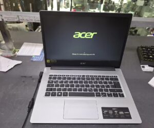 Acer Aspire 1 Amd 3020e, DE | 4gb | 64Gb | mit Ladegerät | Zustand: Sehr Gut