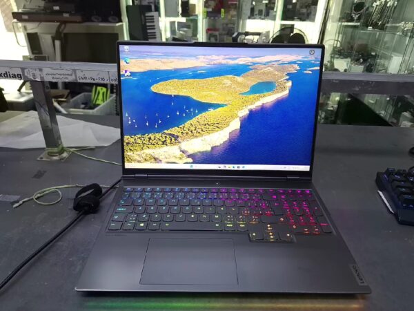 Lenovo Legion 7 -16achg6, Modell 2021 | mit Originalverpackung | Gebrauchsspuren | AMD Ryzer 9 5900HX | 32Gb | 1Tb SSD |  RTX 3080   16GB Windows 11 Home | Ladegerät | Zustand: In Ordnung – Bild 2
