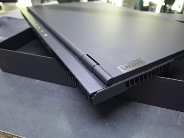Lenovo Legion 7 -16achg6, Modell 2021 | mit Originalverpackung | Gebrauchsspuren | AMD Ryzer 9 5900HX | 32Gb | 1Tb SSD |  RTX 3080   16GB Windows 11 Home | Ladegerät | Zustand: In Ordnung – Bild 5