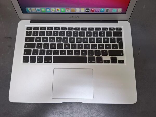 Macbook Air (13 Zoll, Mitte 2013), i5,  DE | 8gb | 500Gb | zyklen 376 | mit Ladegerät | Zustand: Sehr Gut – Bild 2