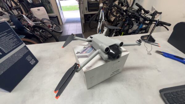 Dji Mini 3 Pro (DJI RC) | mit Originalverpackung | untere sensoren funktionierten nicht.
 | Zustand: In Ordnung – Bild 2