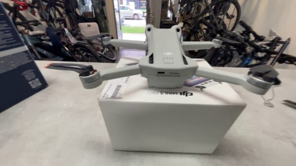 Dji Mini 3 Pro (DJI RC) | mit Originalverpackung | untere sensoren funktionierten nicht.
 | Zustand: In Ordnung – Bild 4