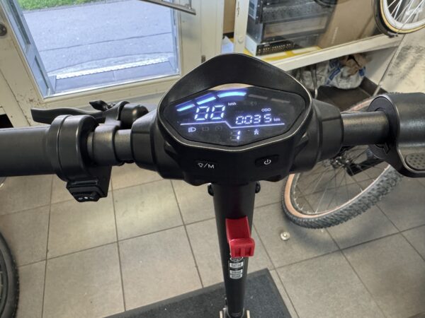 Sharp e-scooter em-ks3aeu-b | mit Ladegerät . – Bild 3
