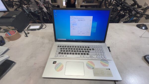 Asus Vivobpook 17,3-Zoll  D712D  | mit Ladegerät Ryzen 5 3500u 8gb Ram 512gb Ssd | Zustand: Gut