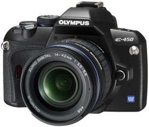Olympus E-450  | Schawrze Tasche Mit Ladegerät  | Zustand: Sehr Gut