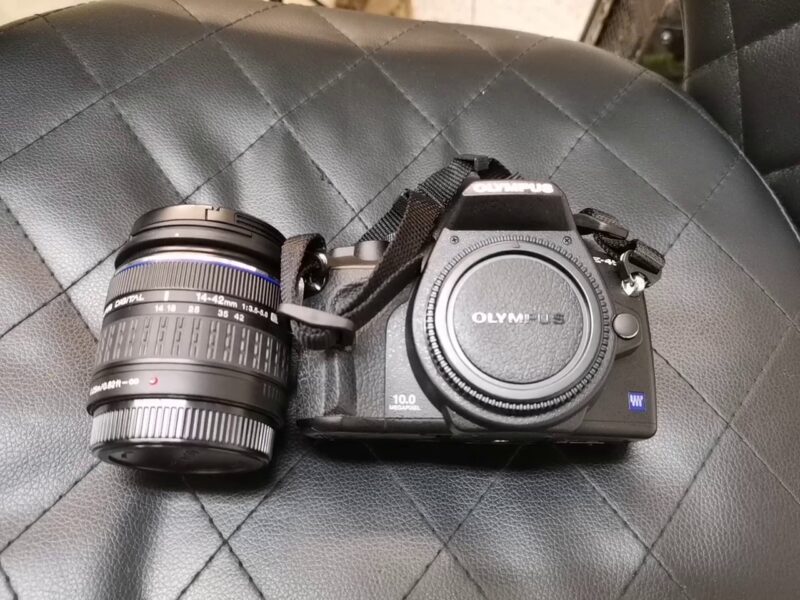 Olympus E-450  | Schawrze Tasche Mit Ladegerät  | Zustand: Sehr Gut – Bild 4