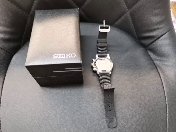 Seiko V715-0AD0 Uhr | mit Originalverpackung (Band Muss Tauschen) | Zustand: Sehr Gut – Bild 5