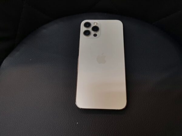 iPhone 12 Pro 128GB | Akku 85 % | SimLock: Frei | Zustand: Sehr Gut | Farbe: schwarz – Bild 3