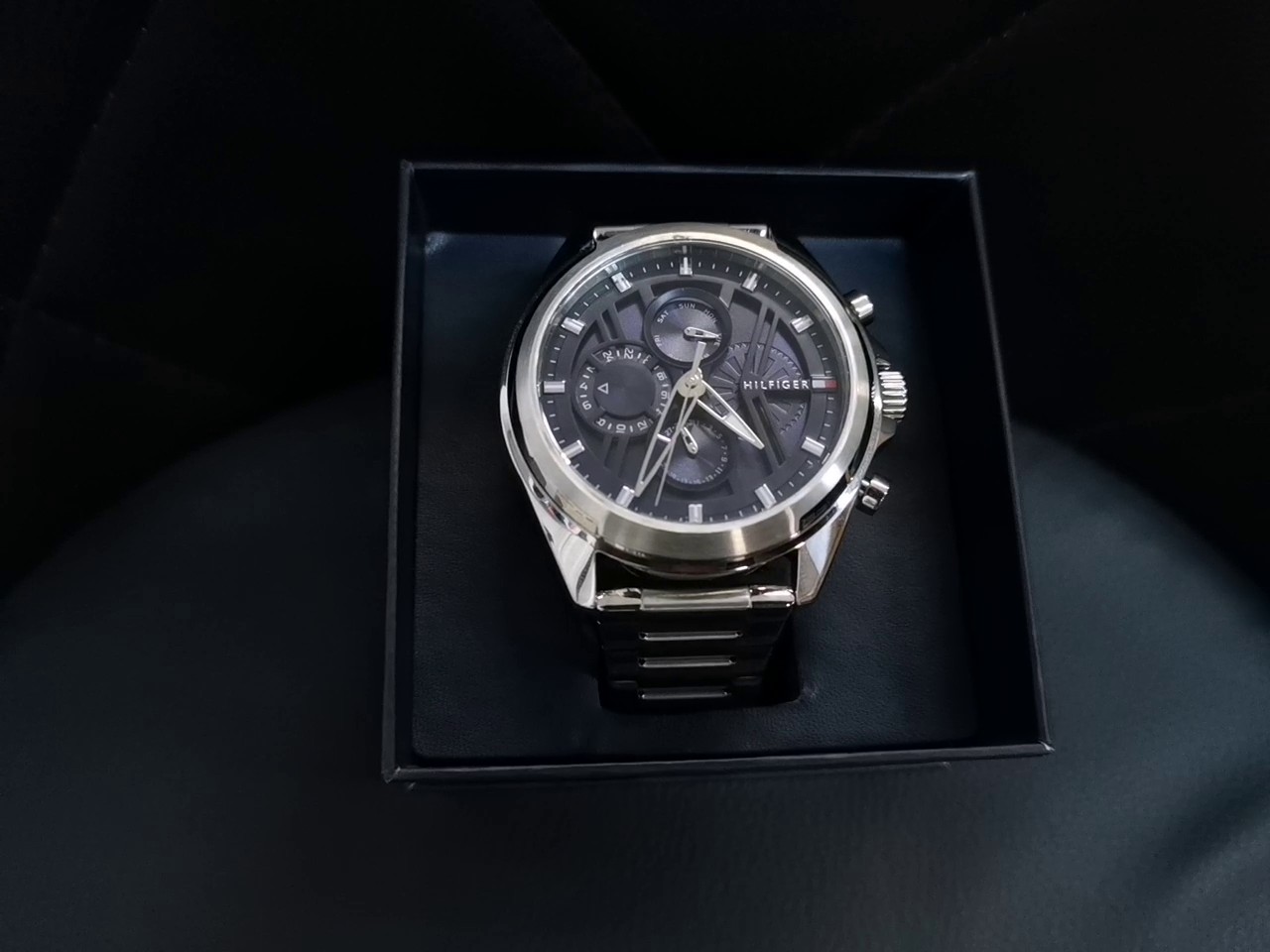 Tommy Hilfiger Uhr | mit Originalverpackung | Zustand: Sehr Gut