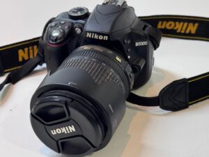 Nikon D3300 mit AFS Nikkor 18-105mm | Mit Ladegerät  | Zustand: Gut