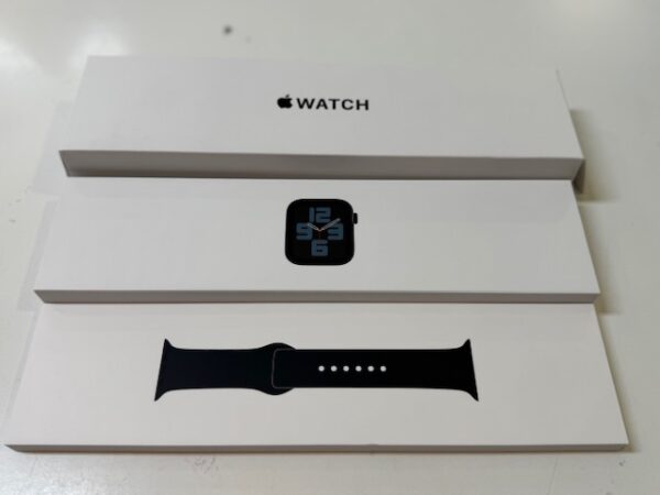 Apple Watch Se (2022) (gps) 44mm | Mit Verpackung  |  Ladekabel  |  Batteriezustand 99%  | Zustand: Sehr Gut – Bild 2
