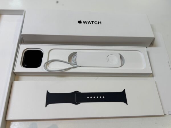 Apple Watch Se (2022) (gps) 44mm | Mit Verpackung  |  Ladekabel  |  Batteriezustand 99%  | Zustand: Sehr Gut – Bild 3