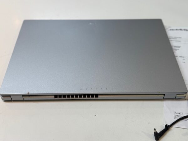 Acer Aspire 3  | AMD Athlon Gold 7220U  |  8Gb Ram  |  256GB SSD  |  Windows 11 Home  |  Originale Rechnung von Mediamarkt  |  Batteriezustand 90%  | Zustand: Gut – Bild 3