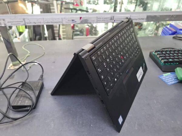 Lenovo ThinkPad Yoga 370 Touch | Intel Core i5-7300U 2.60GHz | Intel(R) HD Graphics 620 | 16.00GB RAM | 256GB SSD | Win 10 | DE | Zustand: Sehr Gut – Bild 4