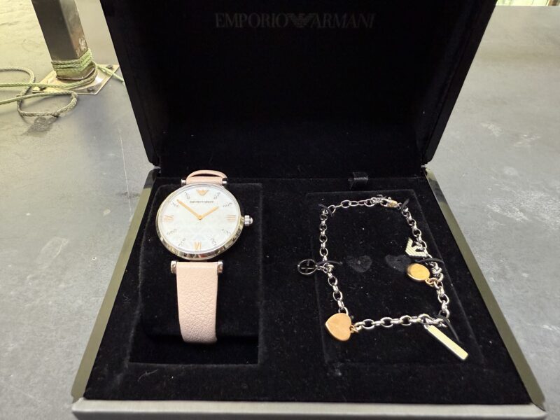Emporio Armani Women Ar8039 Box Set |  Leather Analog Watch Bracelet Earrings | ite Dial | Pink Band | Zustand: Sehr Gut