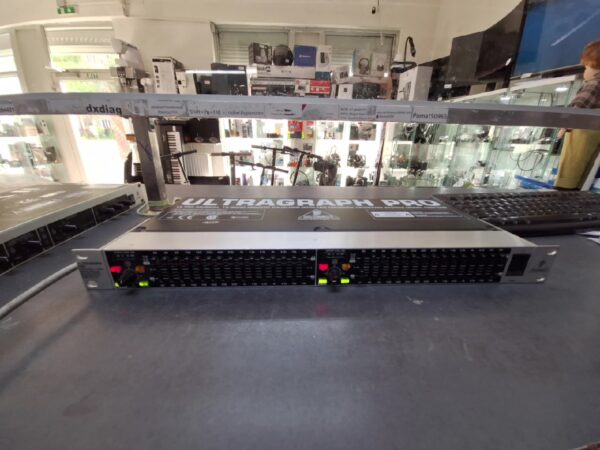 BEHRINGER Ultragraph Pro FBQ1502 | hochauflösender 15-Band-Stereo-Grafik-Equalizer | Zustand: Gut