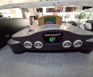 Nintendo 64+ Zelda Majoras Mask Pal | 3 Controller+ Zubehör als Geschenk | Zustand: Gut | Farbe: schwarz