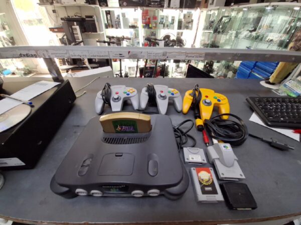 Nintendo 64+ Zelda Majoras Mask Pal | 3 Controller+ Zubehör als Geschenk | Zustand: Gut | Farbe: schwarz – Bild 2
