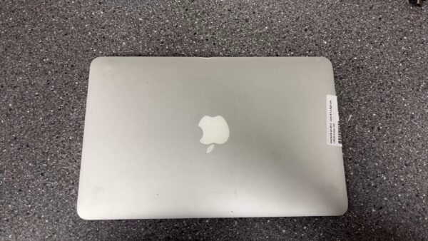Apple Macbook 2013 A1465 | core i5 1 |3Ghz |  4GB RAM |  128GB |  200 Zyklen | Zustand: Gut – Bild 4