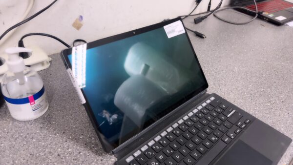 Asus Vivobook T3300K | Pentium Silver N6000 |  4GB RAM |  Windows 10 Home |  T3300K Soft Keyboard | Zustand: Sehr Gut – Bild 4