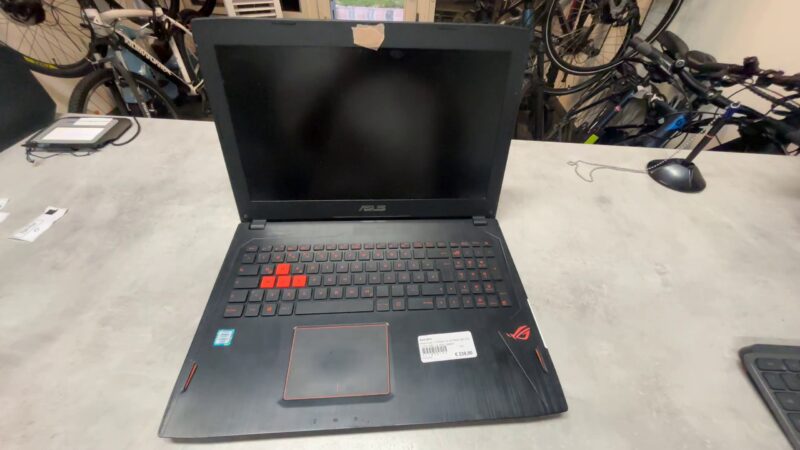 Asus Strix GL502V | i7-6700hq |  16 GB RAM |  256GB SSD |  GTX 1060 |  Ladegerät |  Akku Defekt | Zustand: Gut