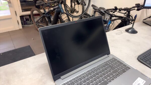 Lenovo IdeaPad 1 15AMN7 | Ryzen 3 7320u |  8GB RAM |  512 GB SSD |  Windows 10 |  Ladegerät | Zustand: Gut – Bild 3