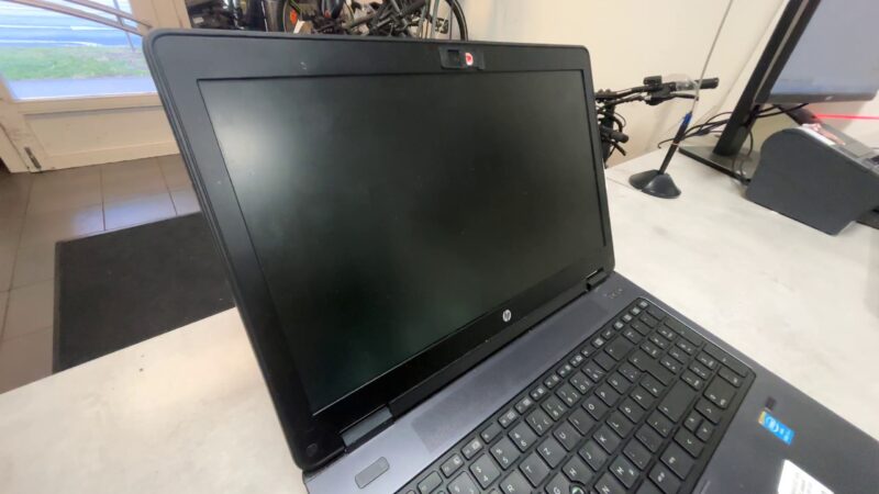 Hp Zbook 15   | i7 4900MQ | 16GB RAM | 256GB SSD | WIN 11 | Nvidia Quadro K2 100M Mit Ladegerät | Zustand: In Ordnung – Bild 3
