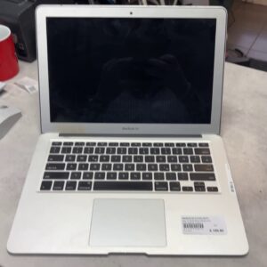 Macbook Air (13-inch 2017 ) | i5 1.8GHz |  8GB RAM |  128GB HDD |  kein Betriebsystem | Zustand: Gut