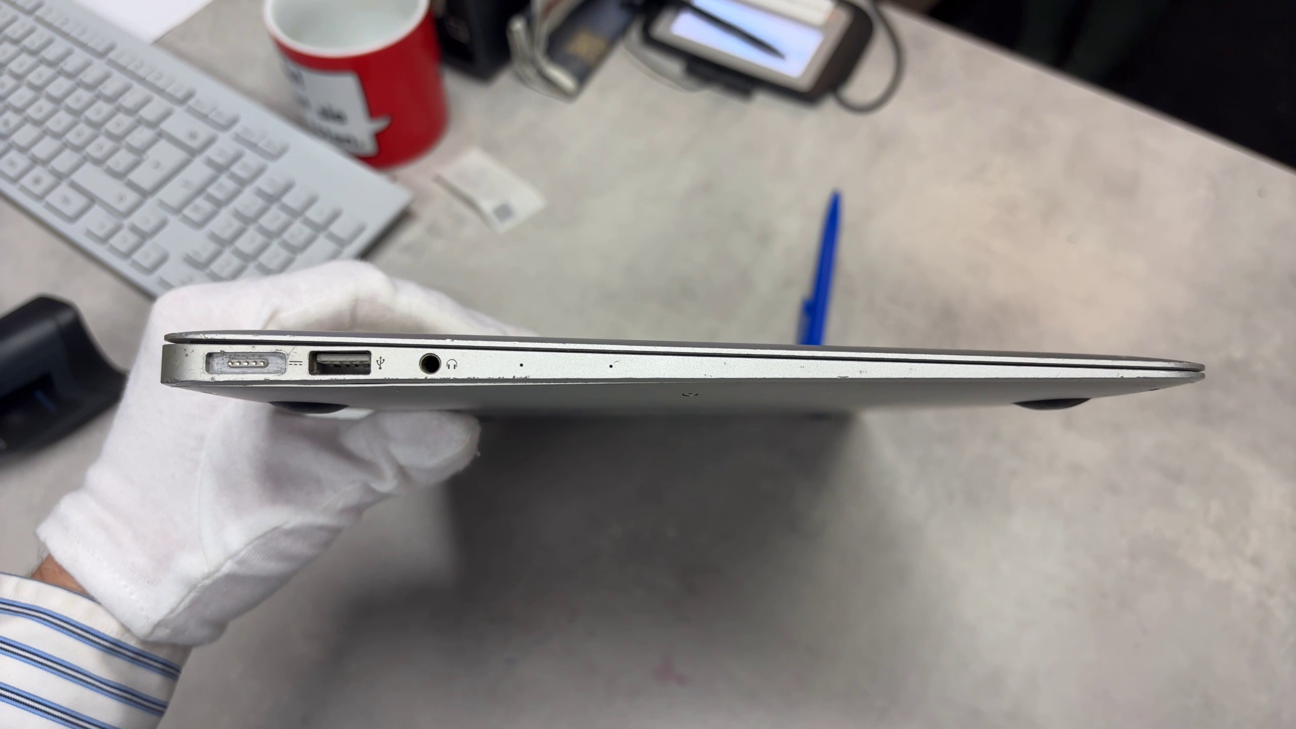 Macbook Air (13-inch 2017 ) | i5 1.8GHz | 8GB RAM | 128GB HDD | kein Betriebsystem | Zustand: Gut – Bild 4