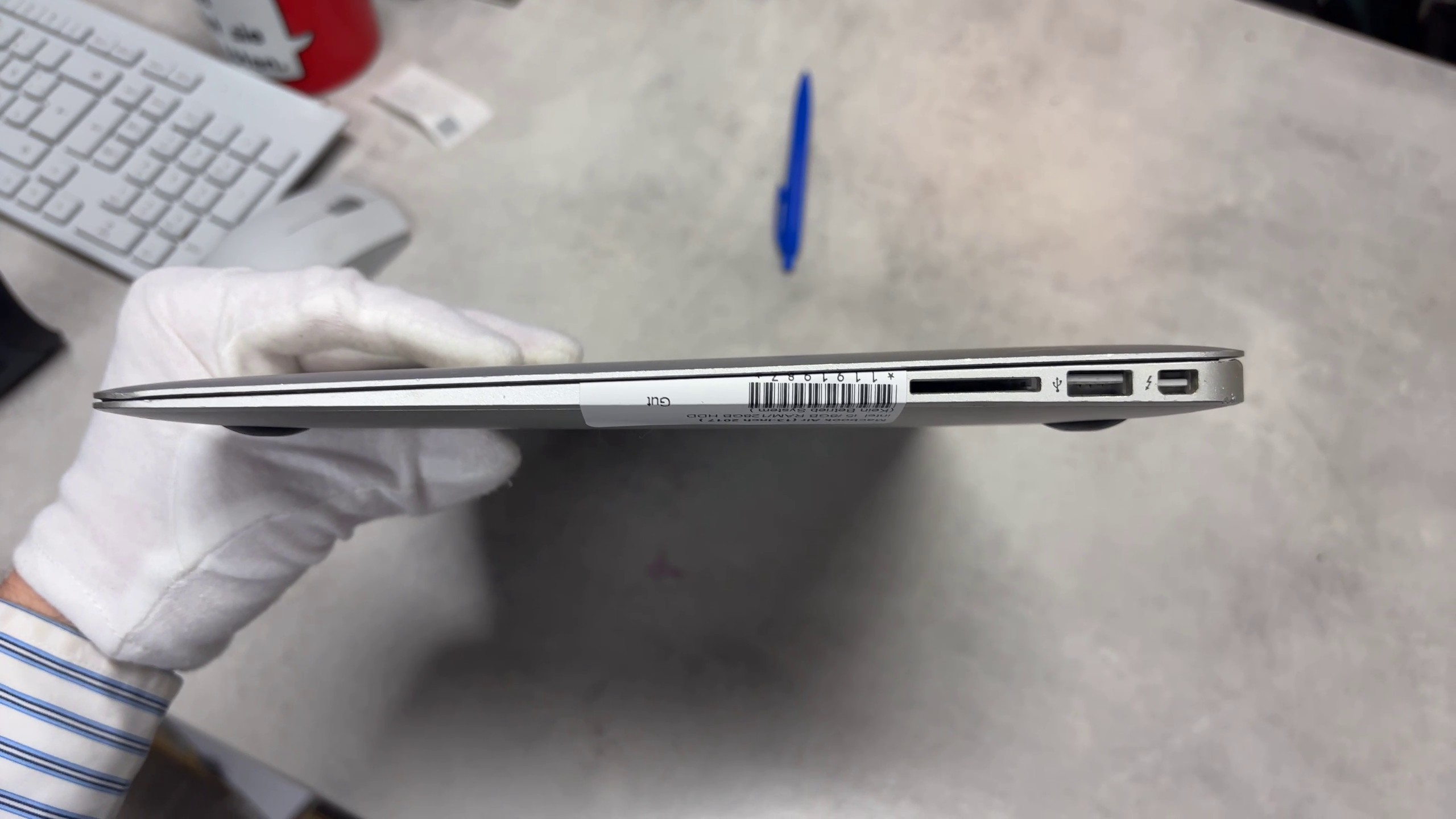 Macbook Air (13-inch 2017 ) | i5 1.8GHz | 8GB RAM | 128GB HDD | kein Betriebsystem | Zustand: Gut – Bild 5