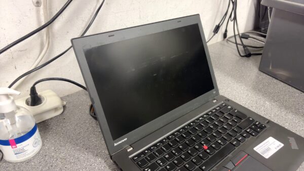 Lenovo Thinkpad T450  | Core i5-5300U |  8GB RAM |  1TB SSD |  Windows 11 |  Ladegerät |  schwarzer Punkt auf dem Display | Zustand: Gut – Bild 3