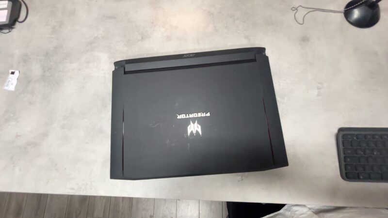 Predator 17 i7-6700HQ  16GB RAM  |  256GB SSD +1TB HDD GTX 970M 3GB  Funktioniert nicht ohne ladegerät mit Ladegerät  | Zustand: Gut – Bild 4