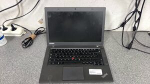 Lenovo Thinkpad T440 | i5-4300U |  8GB RAM |  128GB SSD |  Windows 10 |  Ladegerät | Zustand: Gut