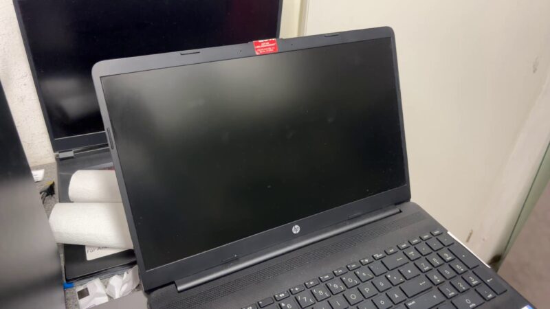 Hp 15-dw3254ng  | i5-1135G7 | 8GB RAM | 500GB SSD | ohne Ladegerät | Zustand: Sehr Gut – Bild 3