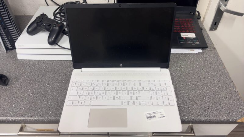 Hp 15s-eq1924ng | AMD 3020e |  4GB RAM |  128GB SSD |  Windows 10 | Zustand: Sehr Gut
