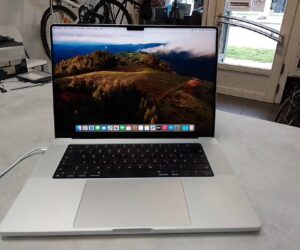 Apple Macbook Pro 16 Zoll M1 Max | MacBook Pro m1 max 16 zoll | 2021
Speicher 32GB 
1TB Festplatte 
Zyklenazahl:150
mit Originalverpackung. Ladegerät | Zustand: Gut