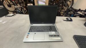Acer Aspire 5 N18C1 | Pentium Gold 4417U |  8GB RAM |  1TB HDD |  128GB SSD | Windows 10 |  Ladegerät | Zustand: Gut