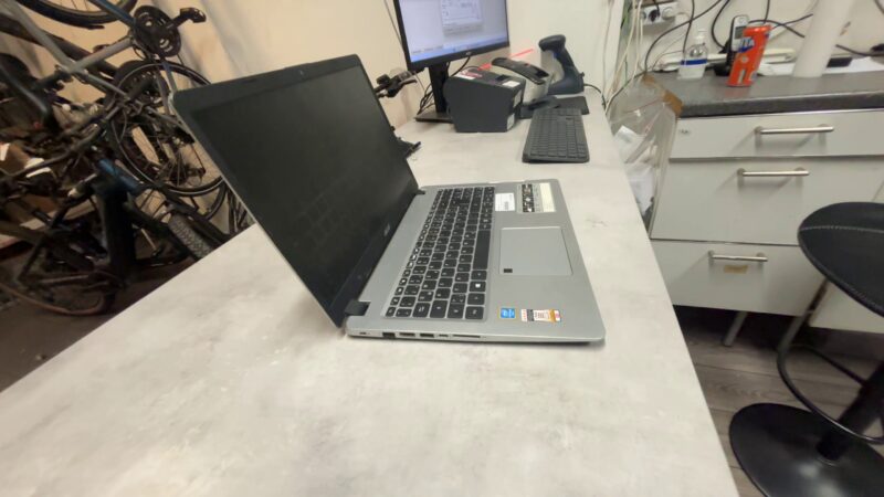 Acer Aspire 5 N18C1 | Pentium Gold 4417U |  8GB RAM |  1TB HDD |  128GB SSD | Windows 10 |  Ladegerät | Zustand: Gut – Bild 2