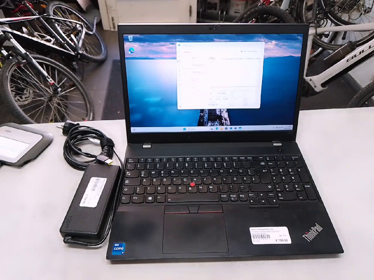 Lenovo Thinkpad P15v G2 | i7-11800H | 32GB 3200MHz RAM | 512GB SSD
Nvidia RTX A2000 | Zustand: Sehr Gut – Bild 2