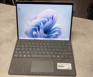 Microsoft Surface Pro 10 Intel Core Ultra 5 135U  | Intel Core Ultra 5 135U  | 16GB RAM | 512GB SSD  | intel AI Boost  | Zustand: Sehr Gut