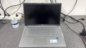 HP 17-cn0236ng | i3-1115g4 |  8GB RAM |  256GB SSD | Zustand: Gut