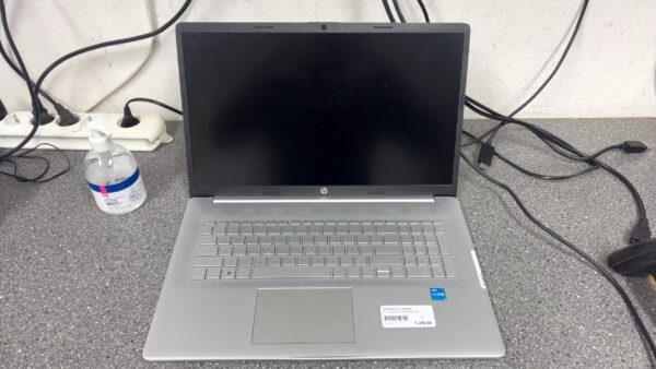 HP 17-cn0236ng | i3-1115g4 |  8GB RAM |  256GB SSD | Zustand: Gut