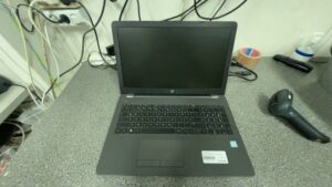 Hp 250 G6 | Core i5-7200U | 8GB RAM |  256 GB SSD |  Windows 10 |  Ladegerät  | Zustand: Sehr Gut