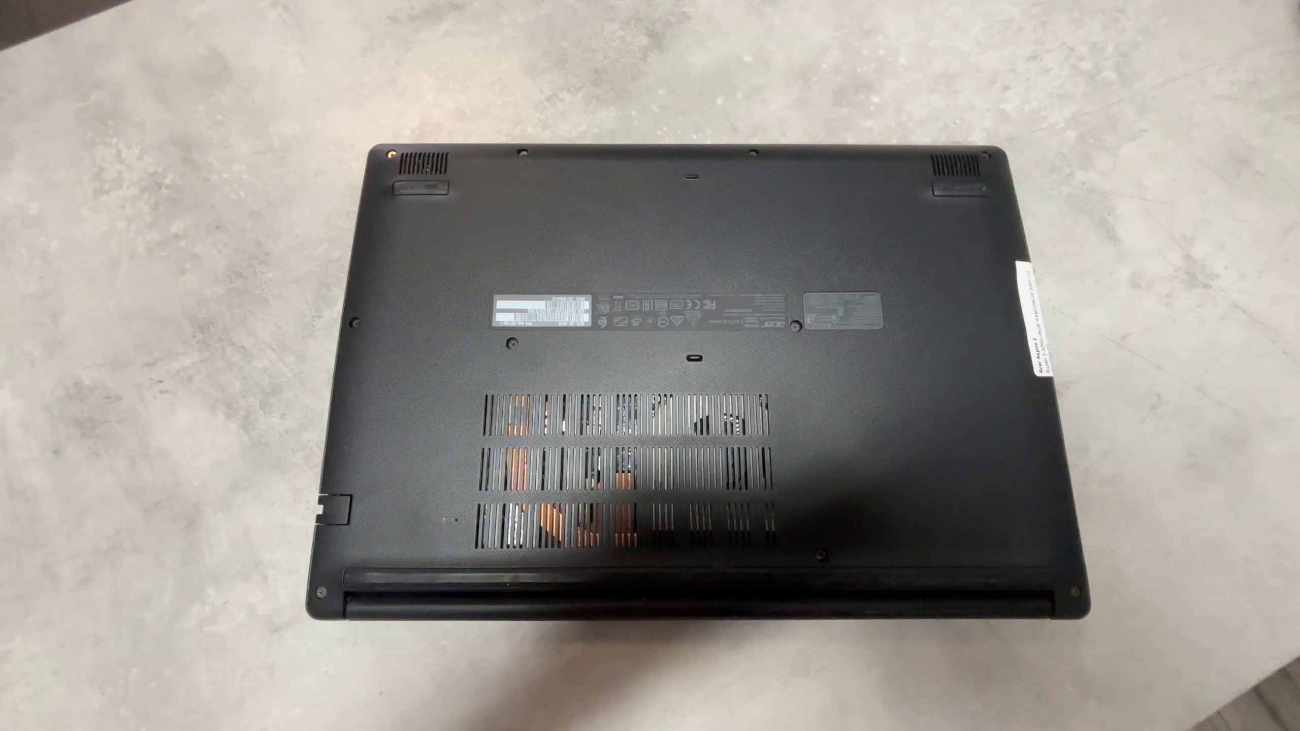 Acer Aspire 3 | Ryzen 3 3250U | 8GB RAM | 256GB SSD | Ladegerät | Windows 10 | Zustand: Sehr Gut – Bild 5