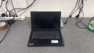 Lenovo V14 G4 | AMD Ryzen3 7320U |  8GB RAM |  256GB SSD |  Windows 11 |  Ladegerät | Zustand: Sehr Gut