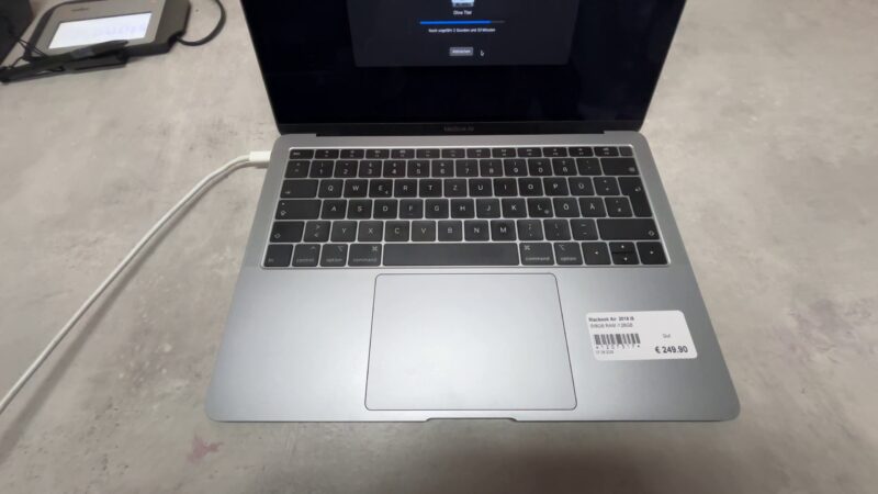Apple Macbook Air 2018 A1932 | i5 1 |6 GHz |  8GB RAM |  128GB |  Zyklen 305 | Zustand: Gut – Bild 3