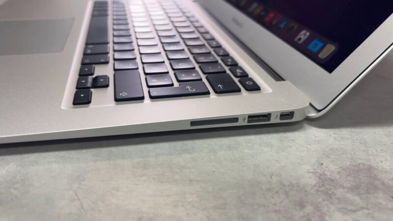 MacBook Air 13   , 2017 i5  | +Ladegerät | intel i5  | 8GB RAM | 256GB SSD
zyklen: 462  | Zustand: Gut – Bild 4