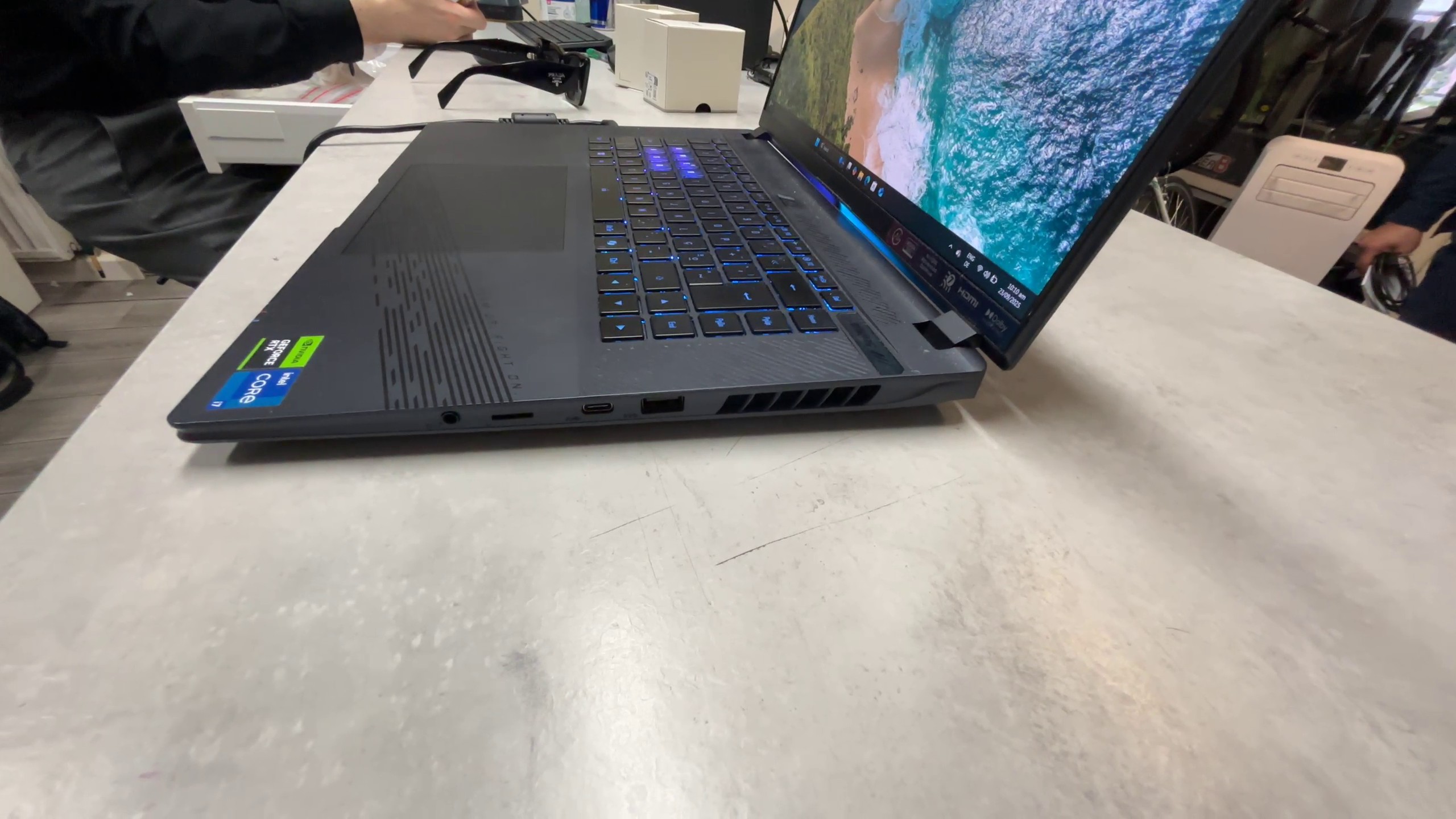 Aorus Be200ngw 13the Gen | Core 17-13650HX | 32GB RAM | 1TB SSD | RTX 4070 | Zustand: Sehr Gut – Bild 2